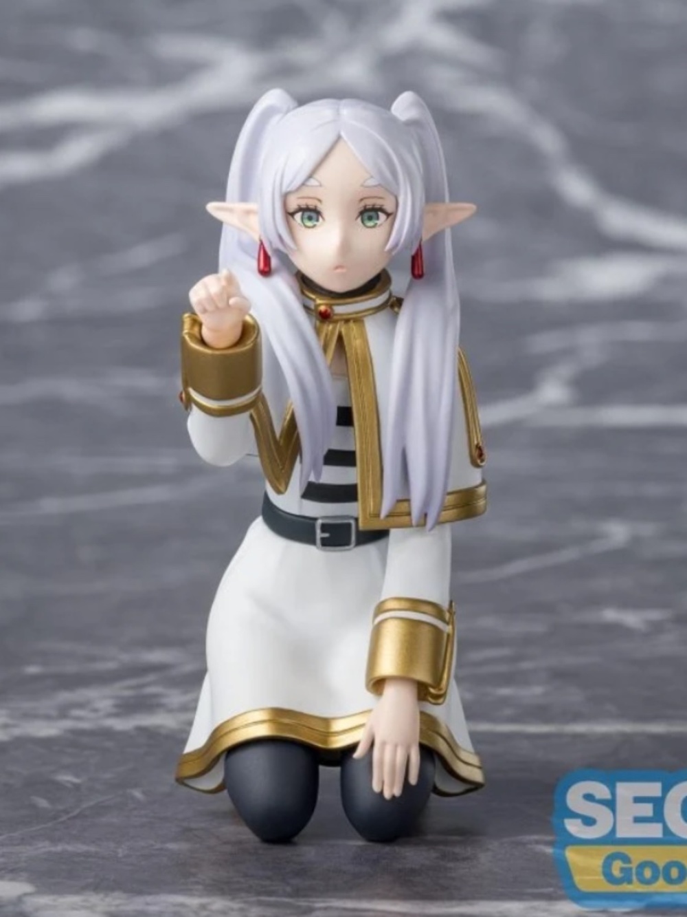Frieren: Beyond Journey's End PM Perching Figure- Frieren (Poking Something) - 1